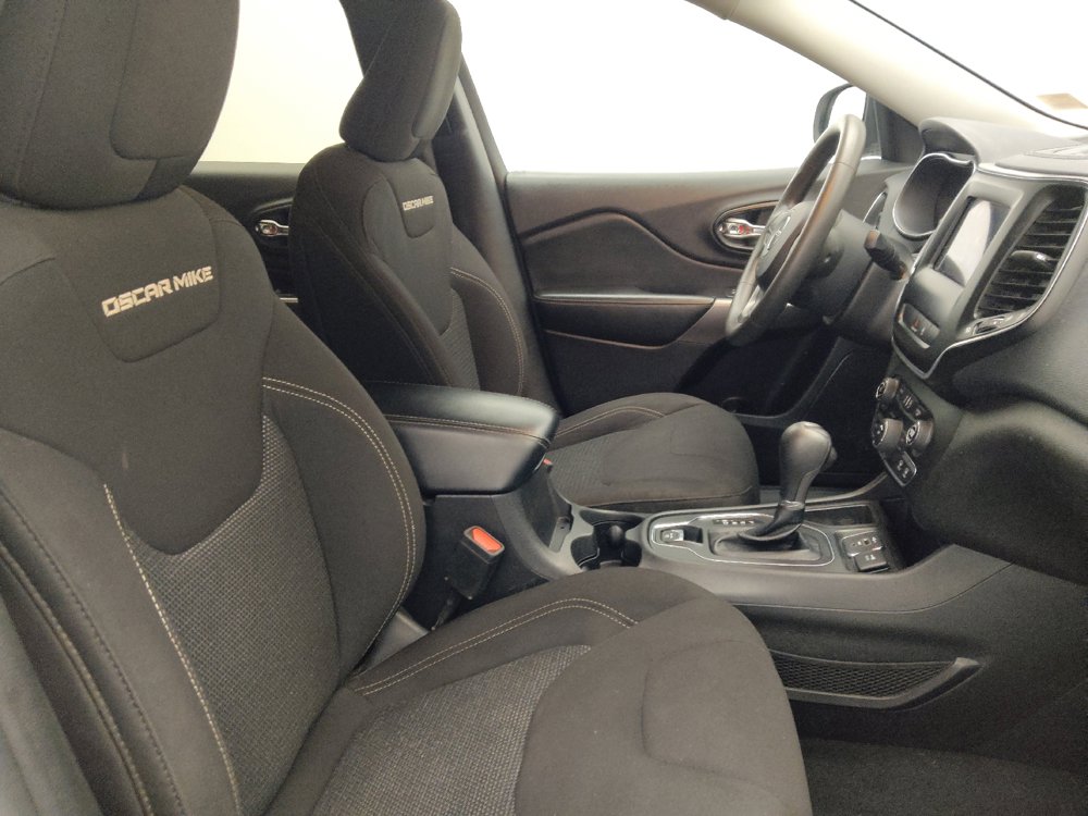 Used 2021 Jeep Cherokee Latitude FWD image 21