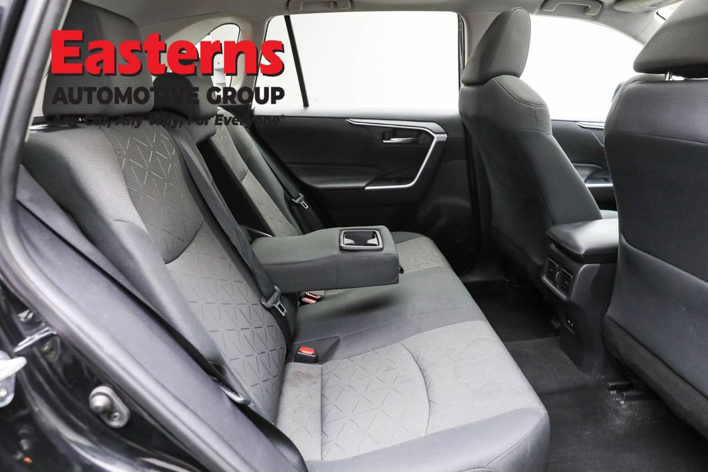 Used 2021 Toyota RAV4 XLE w/ Convenience Package image 24