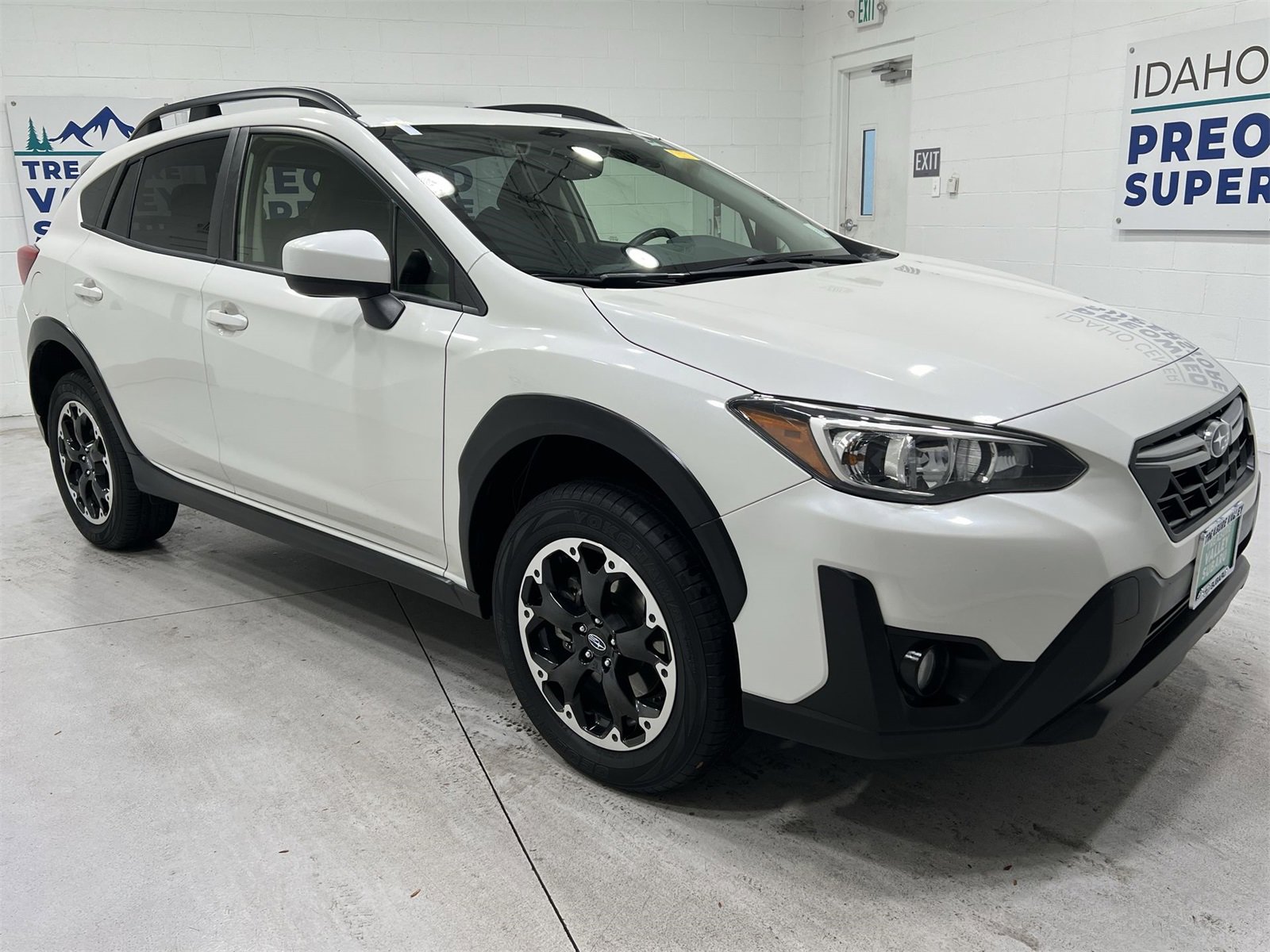 Used 2023 Subaru Crosstrek 2.0i Premium image 2