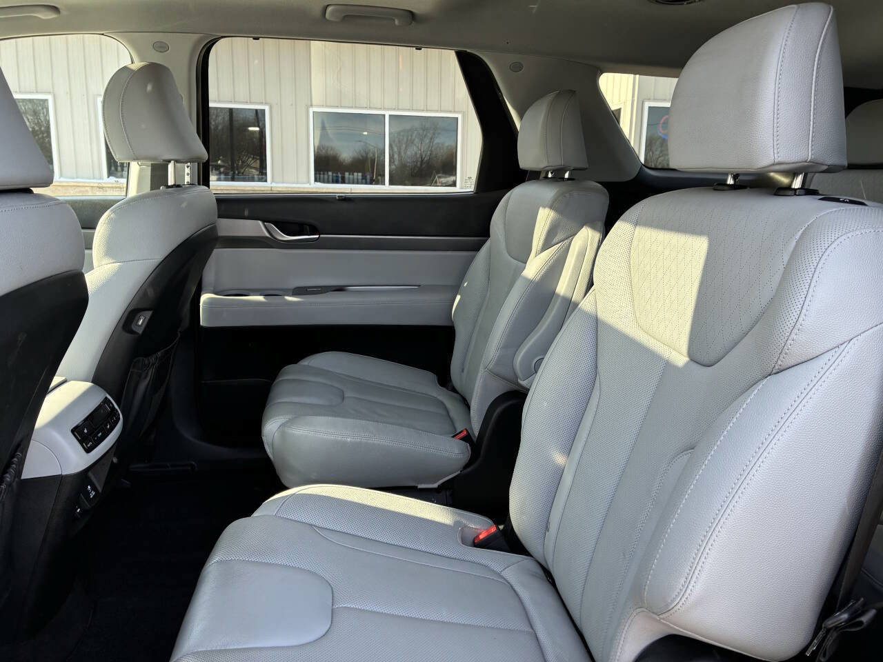 Used 2021 Hyundai Palisade SEL w/ Premium Package image 14