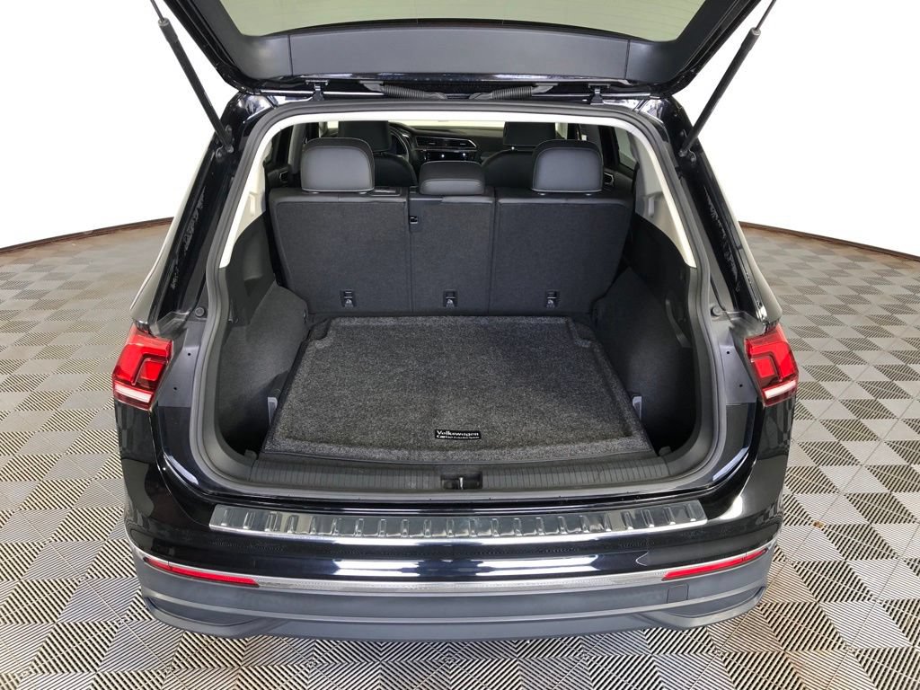 Used 2023 Volkswagen Tiguan SE AWD/4WD image 19