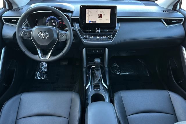 Used 2024 Toyota Corolla Cross XLE w/ Convenience Package image 14