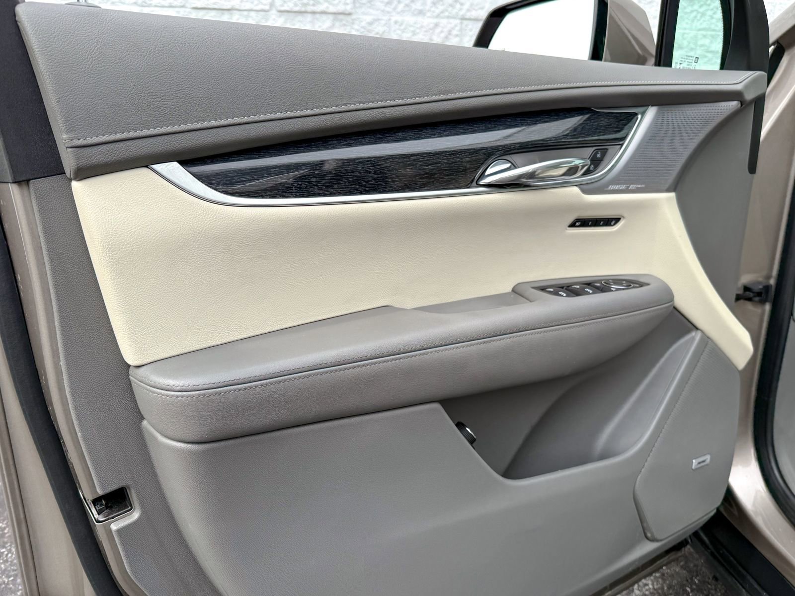 Certified 2022 Cadillac XT6 Premium Luxury image 17