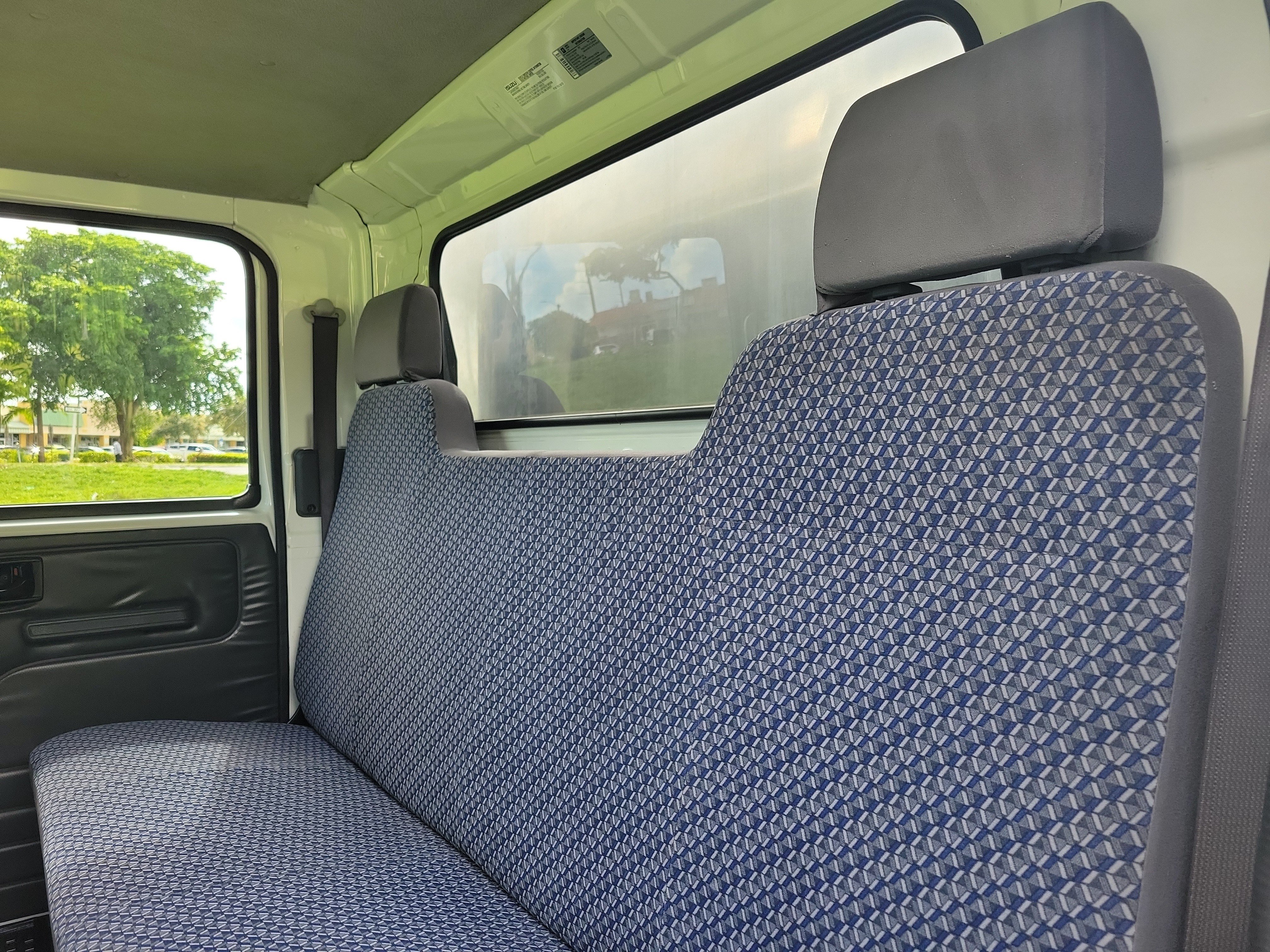 Used 2024 Isuzu NPR RWD image 19