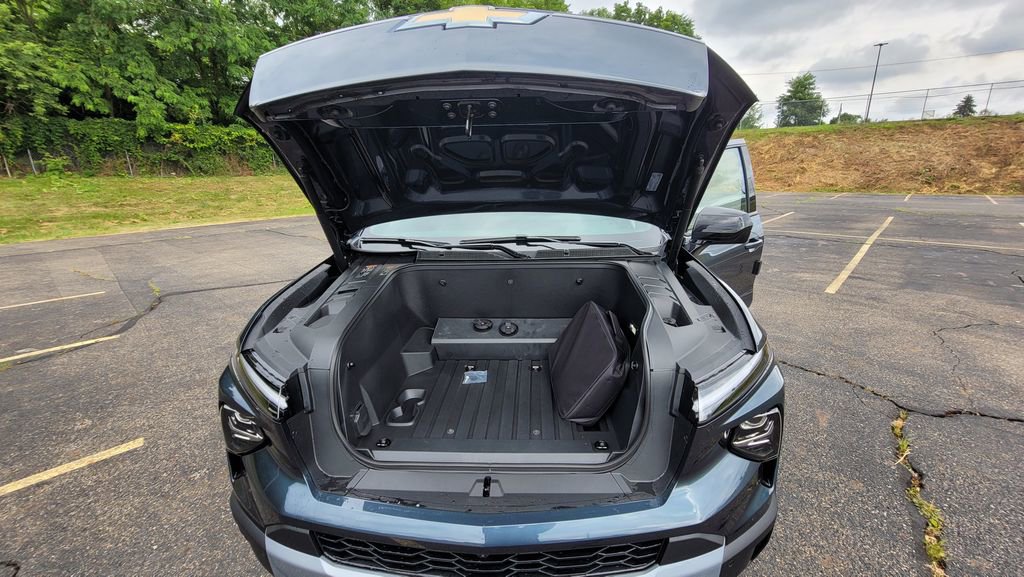 New 2026 Chevrolet Silverado EV LT image 17