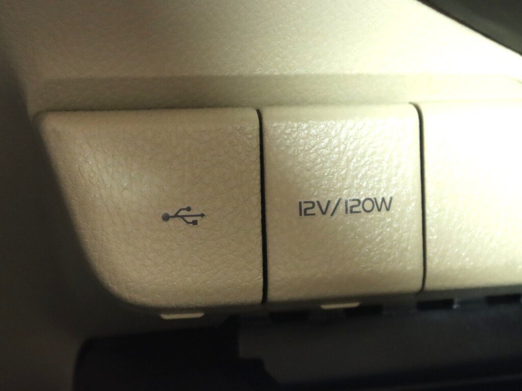 Used 2022 Toyota Camry LE w/ Carpet Mat Package (TMS) FWD image 23