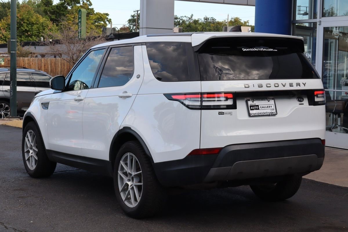 Used 2020 Land Rover Discovery SE image 3