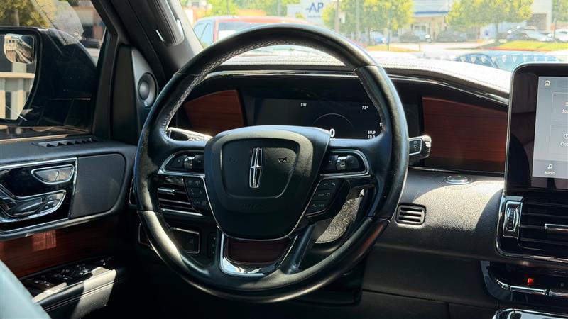 Used 2020 Lincoln Navigator Reserve AWD/4WD image 29