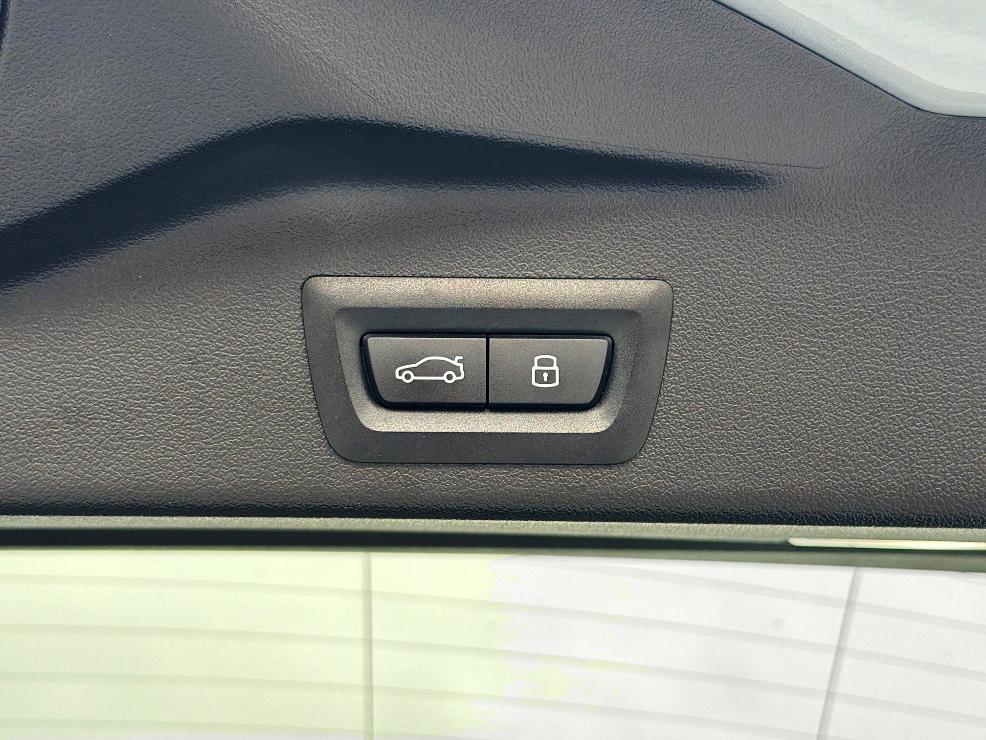 Used 2024 BMW X5 sDrive40i w/ M Sport Package image 13