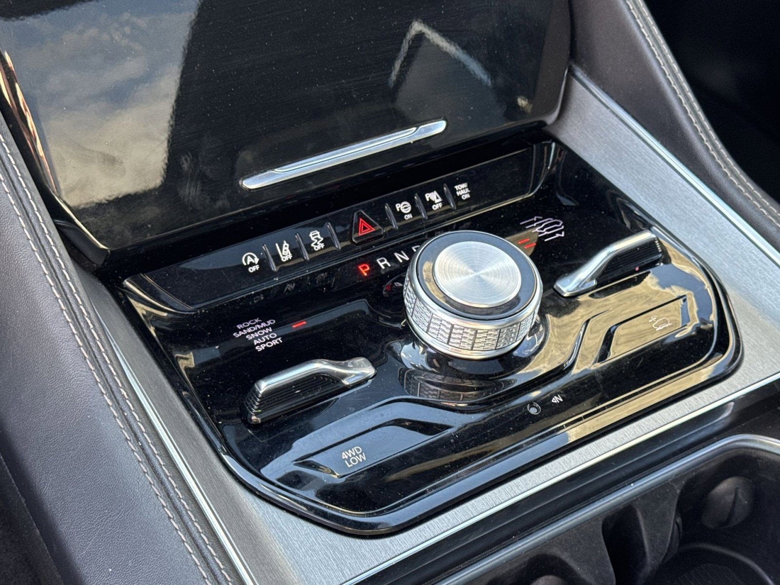 Used 2023 Jeep Wagoneer Series II w/ Convenience Group I image 28