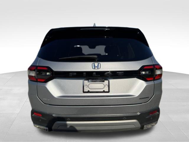 Used 2025 Honda Pilot Touring image 8