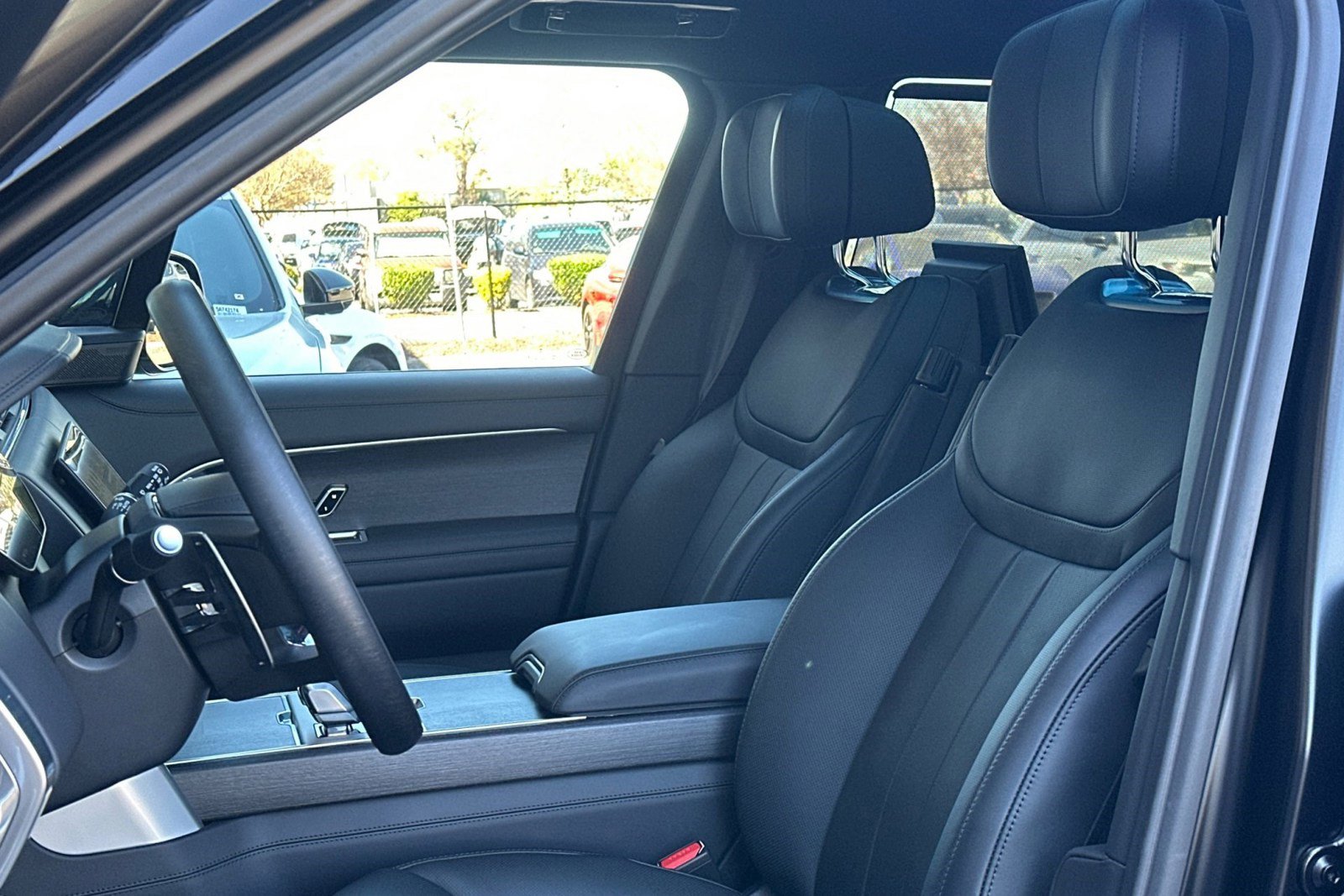 New 2026 Land Rover Range Rover Long Wheelbase Autobiography image 6