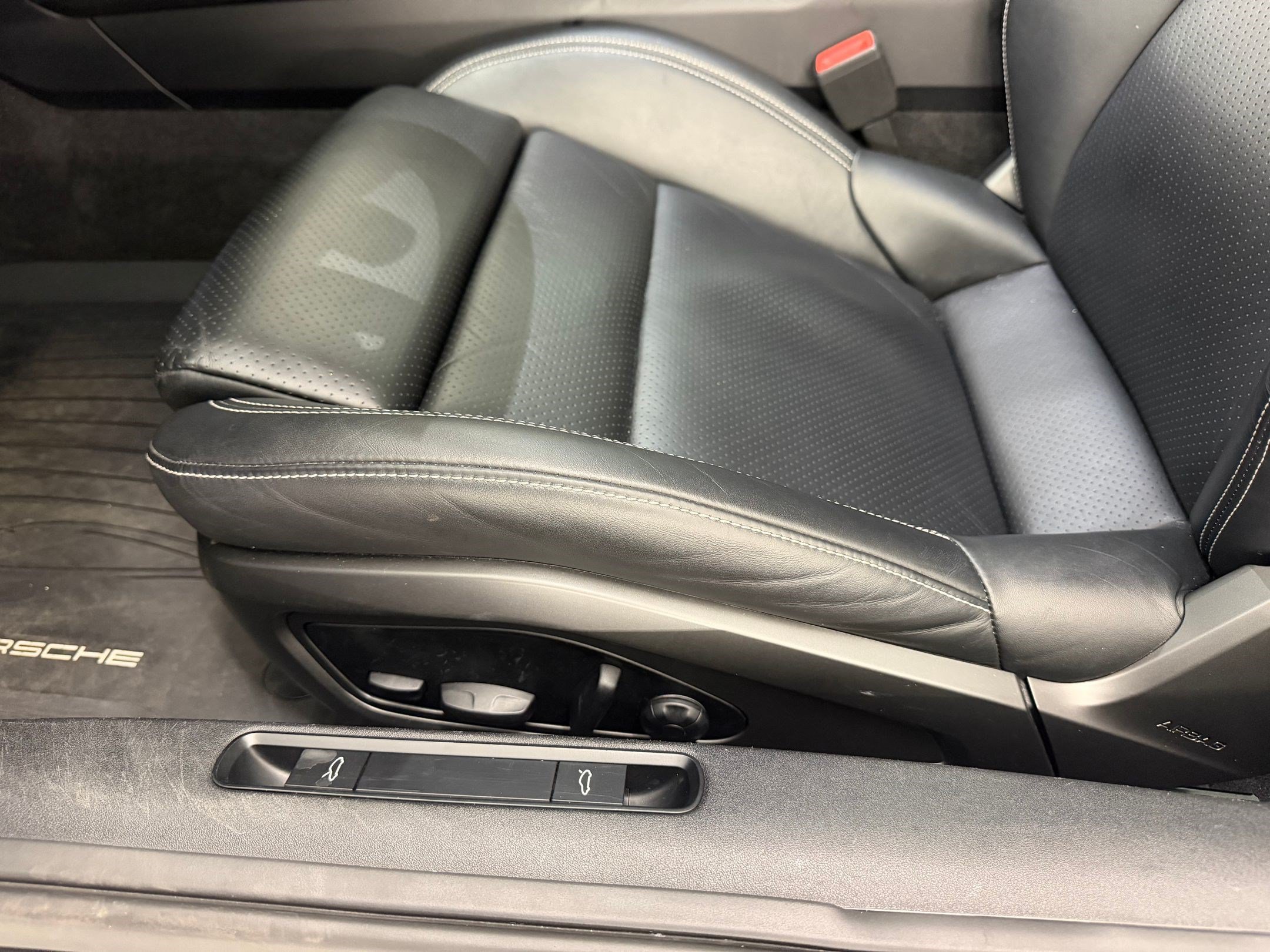 Certified 2022 Porsche 911 Carrera 4 w/ Sport Package AWD/4WD image 14