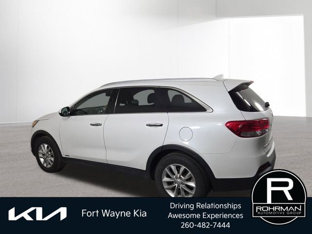 Used 2017 Kia Sorento LX w/ LX Convenience Package image 11