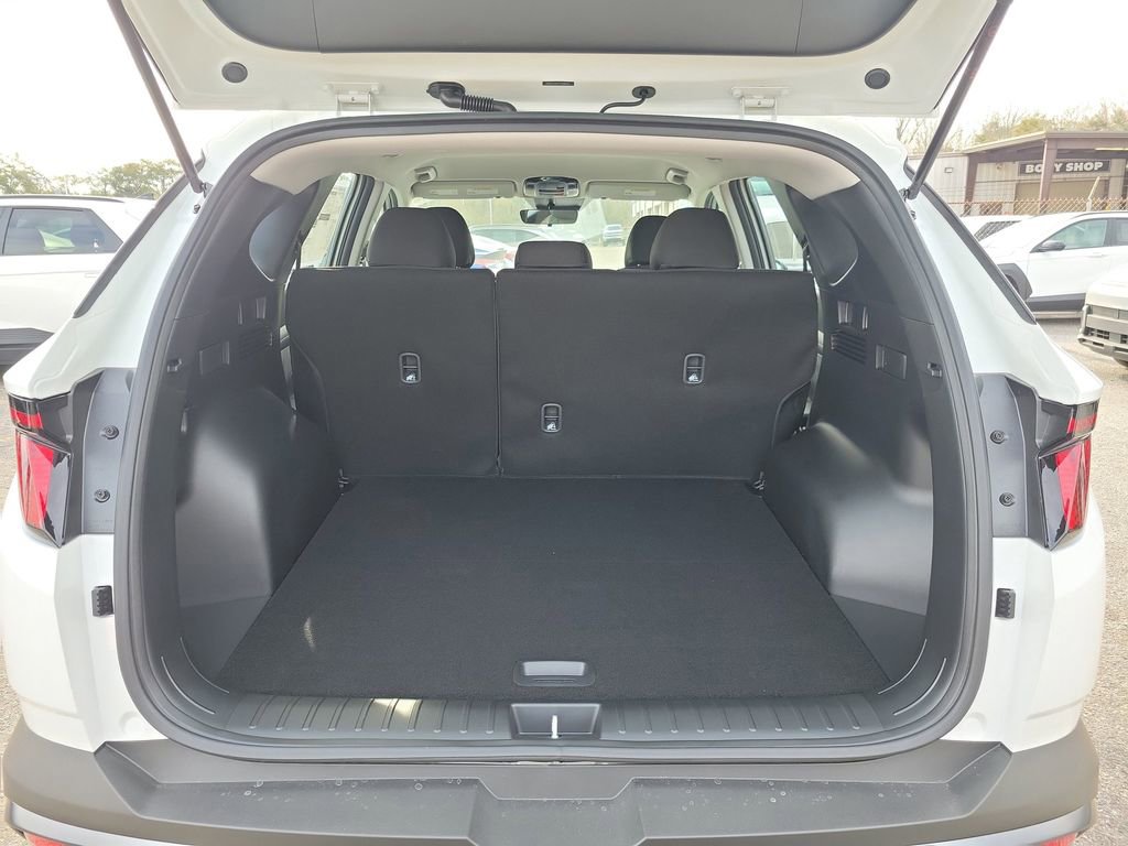 Used 2026 Hyundai Tucson SE image 7