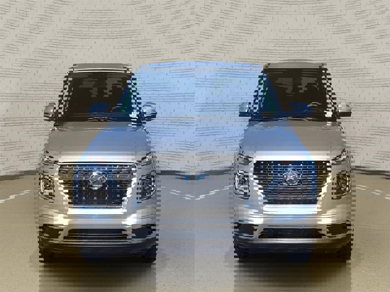 Used 2025 Hyundai Venue SE image 2