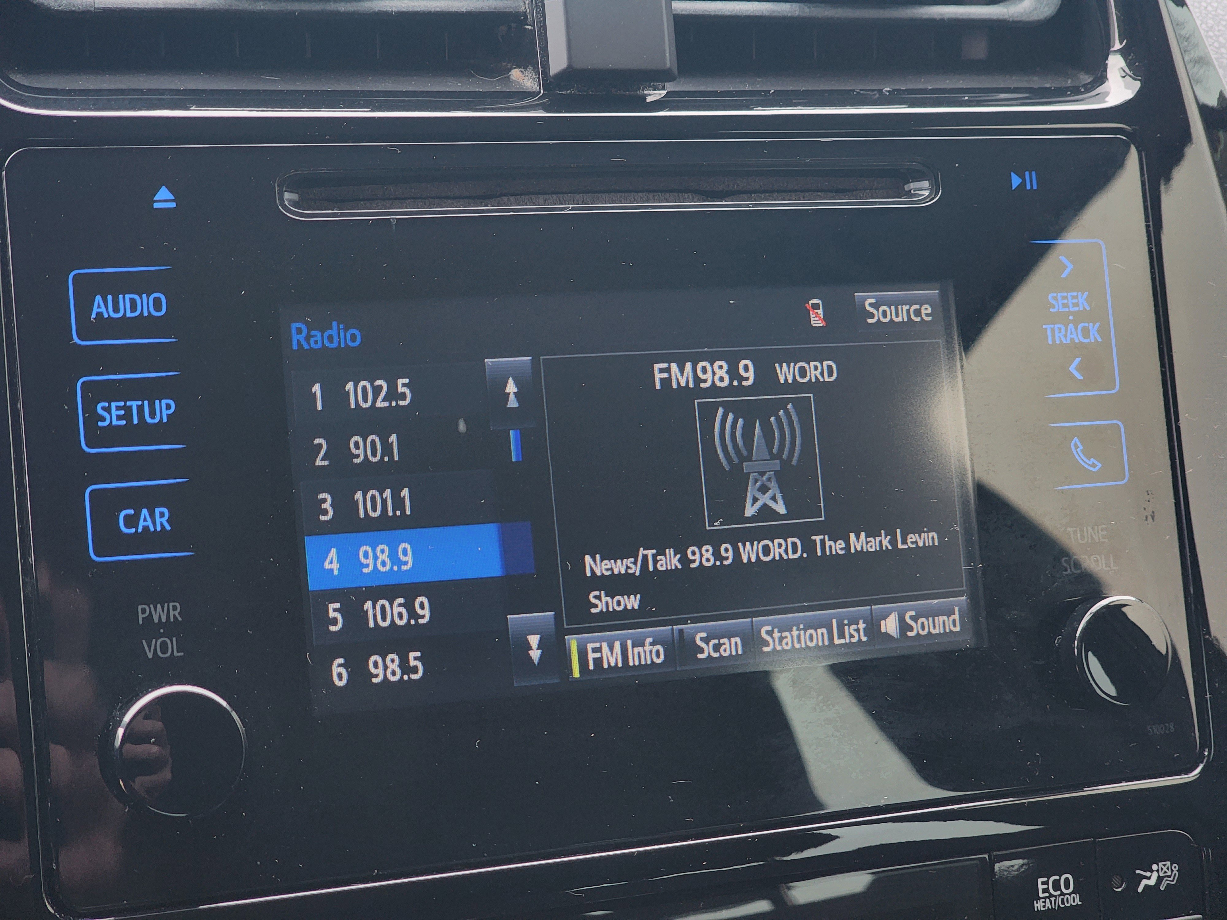 Used 2016 Toyota Prius Two FWD image 19