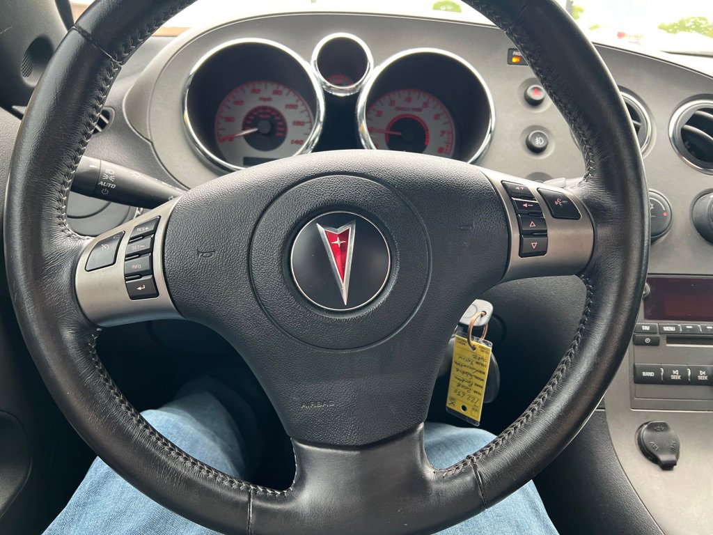 Used 2008 Pontiac Solstice Convertible w/ Premium Package image 14