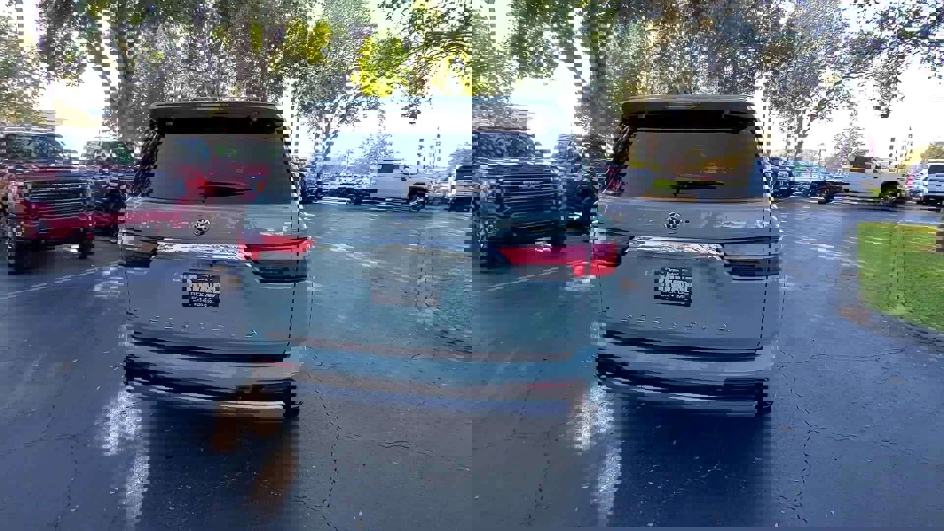 Used 2023 Toyota Sequoia Limited image 46