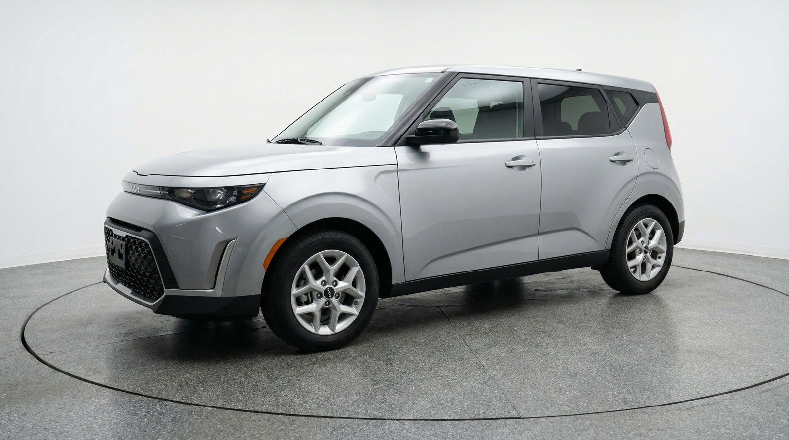 Used 2025 Kia Soul LX w/ LX Technology Package image 3