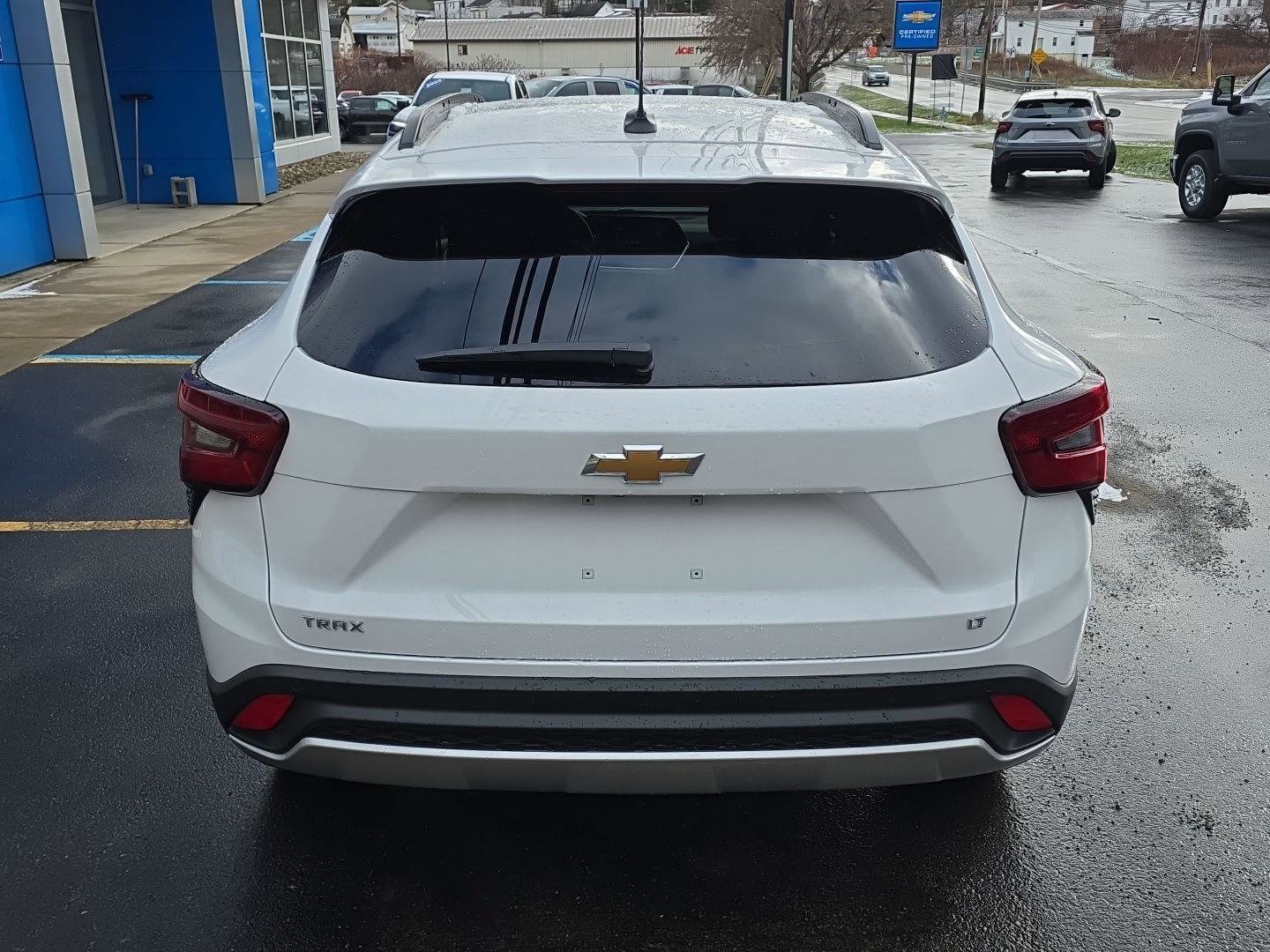 New 2025 Chevrolet Trax LT w/ Driver Confidence Package image 7