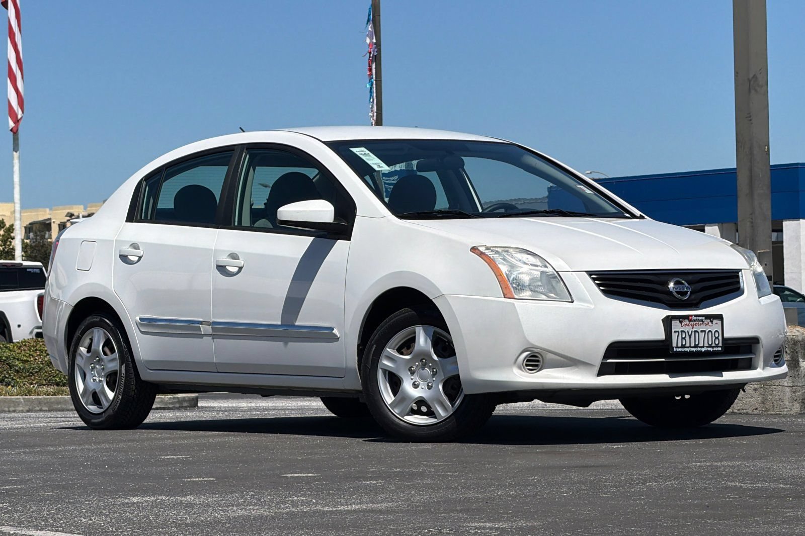 Used 2012 Nissan Sentra 2.0 S FWD image 2