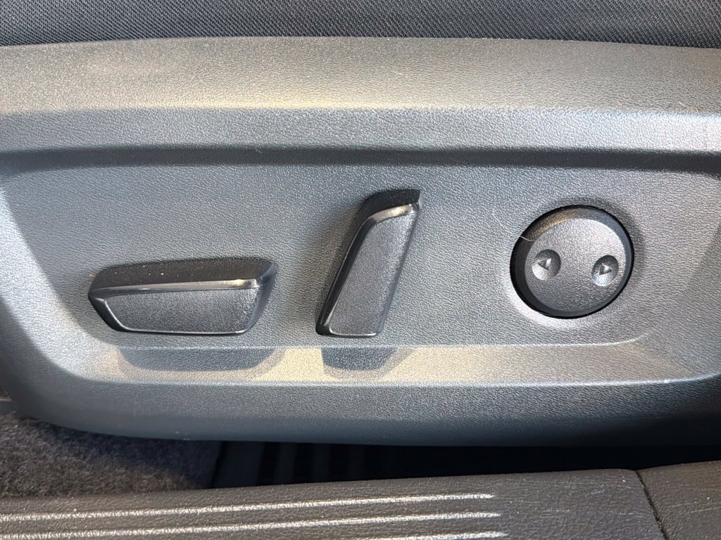 Used 2023 Nissan Rogue SV FWD image 21