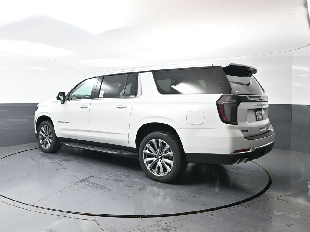 Used 2025 Chevrolet Suburban High Country AWD/4WD image 12