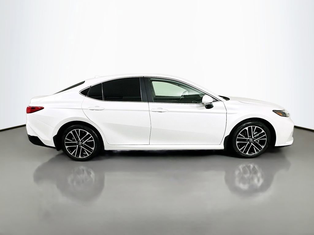 Used 2025 Toyota Camry XLE FWD image 4