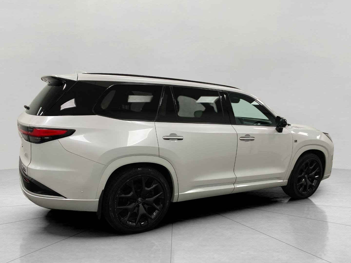 Used 2024 Lexus TX 500h AWD image 3