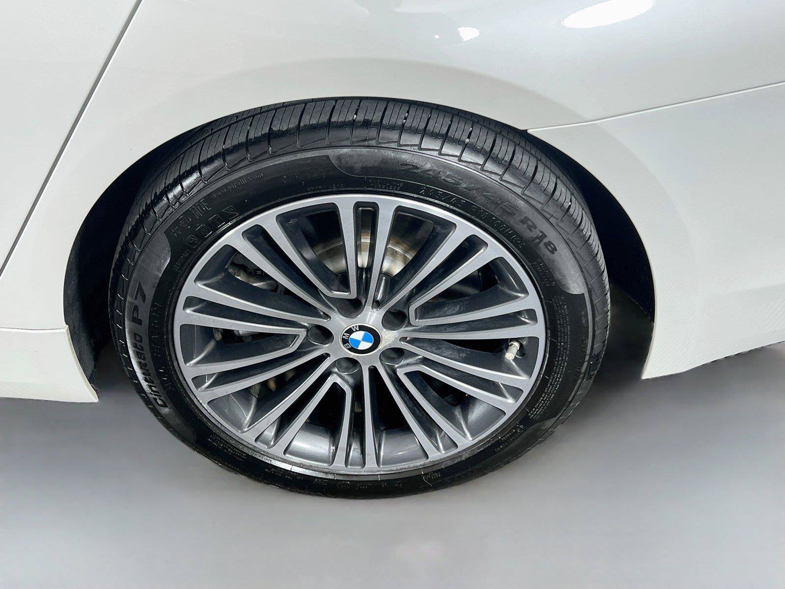Used 2019 BMW 540i xDrive AWD/4WD image 32
