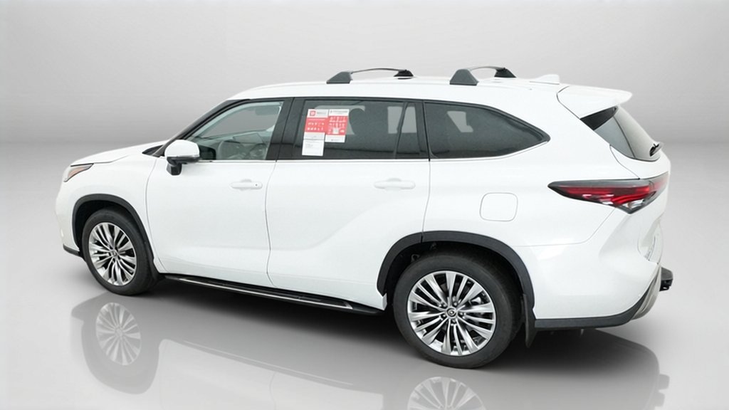 New 2026 Toyota Highlander Platinum AWD/4WD image 15