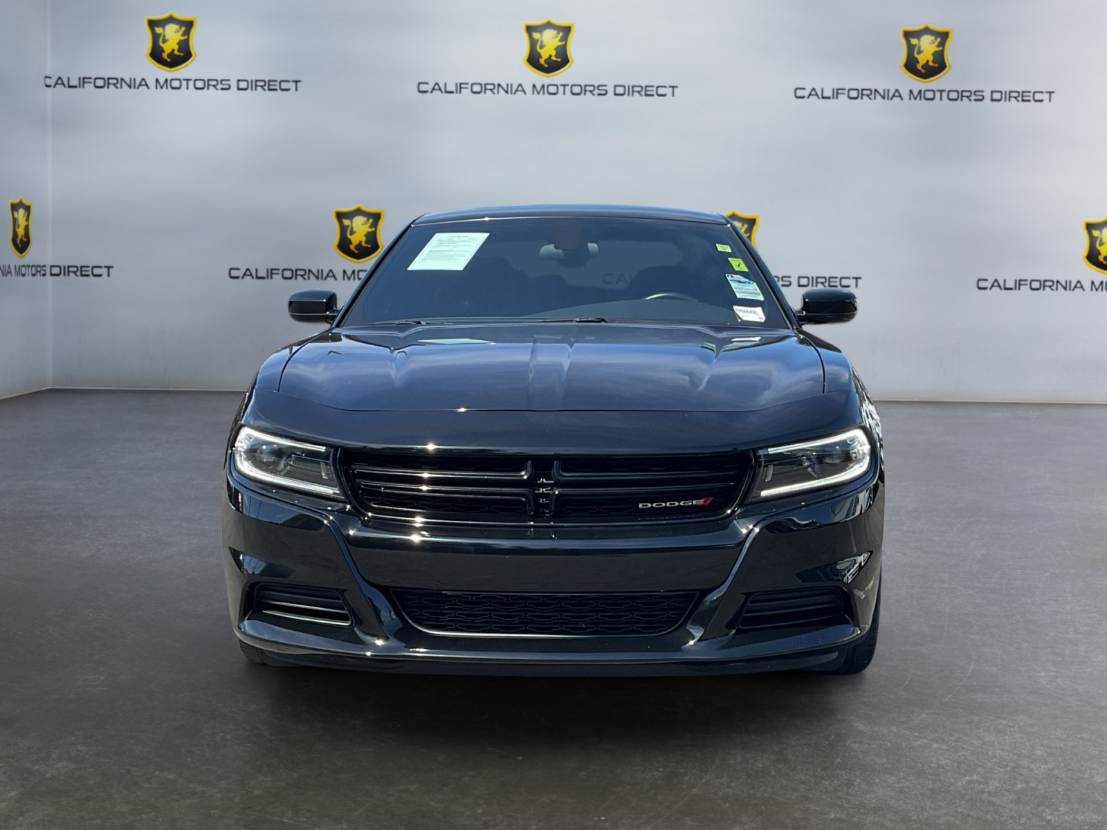 Used 2023 Dodge Charger SXT w/ Blacktop Package RWD image 2