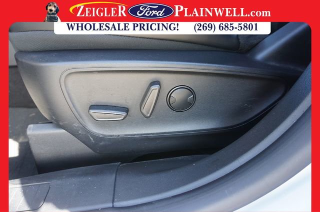 Used 2025 Ford Escape ST-Line image 17