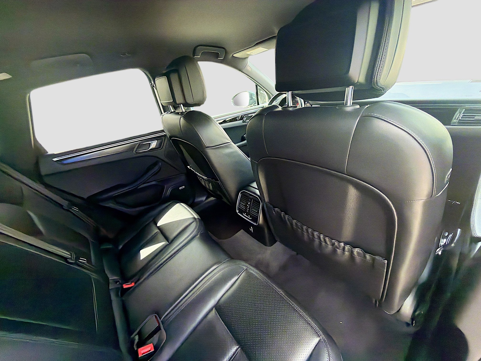 Used 2023 Porsche Macan image 27