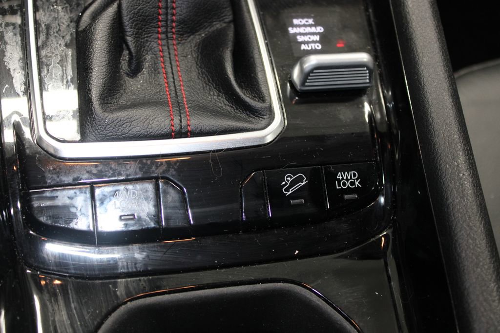 Used 2025 Jeep Compass Trailhawk image 31