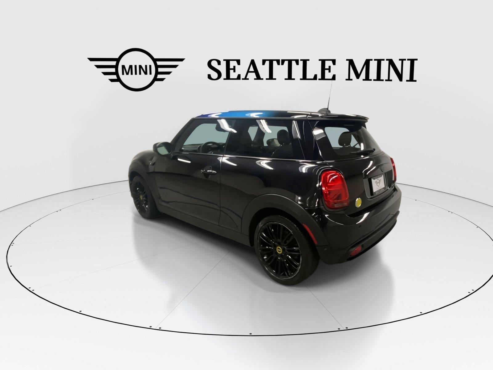 Used 2024 MINI Cooper SE FWD image 8