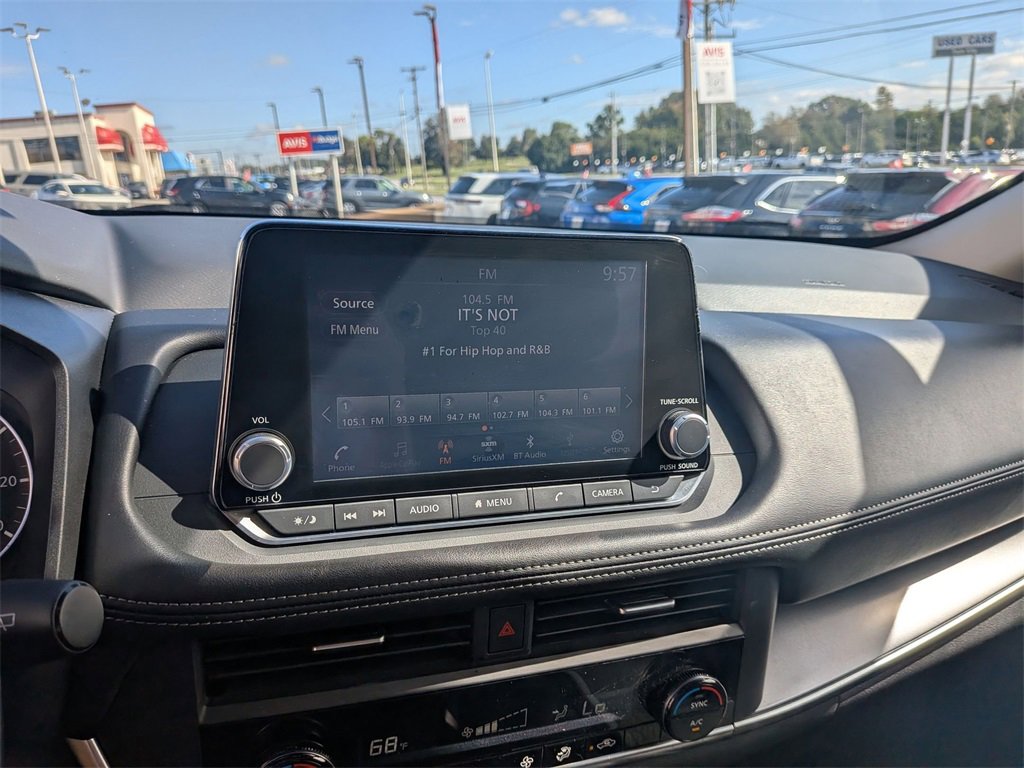 Used 2024 Nissan Rogue SV image 17