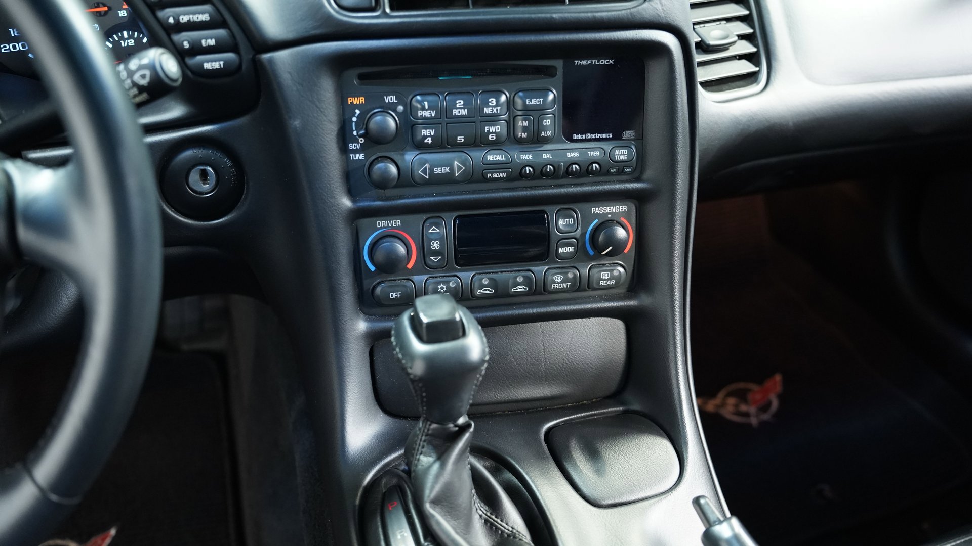 Used 2004 Chevrolet Corvette Coupe w/ Preferred Equipment Group image 33