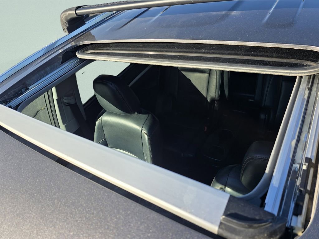 Used 2018 Toyota Highlander XLE AWD/4WD image 3