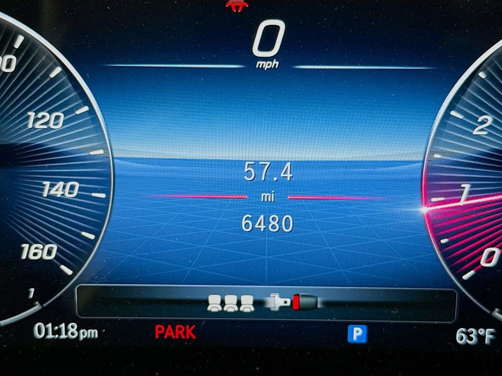 Used 2024 Mercedes-Benz GLB 250 w/ Exclusive Package image 12