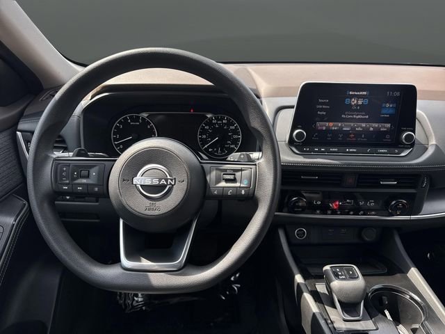 Used 2023 Nissan Rogue SV image 5