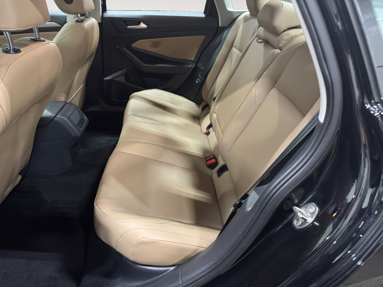 Used 2019 Volkswagen Jetta SE w/ Cold Weather Package FWD image 13