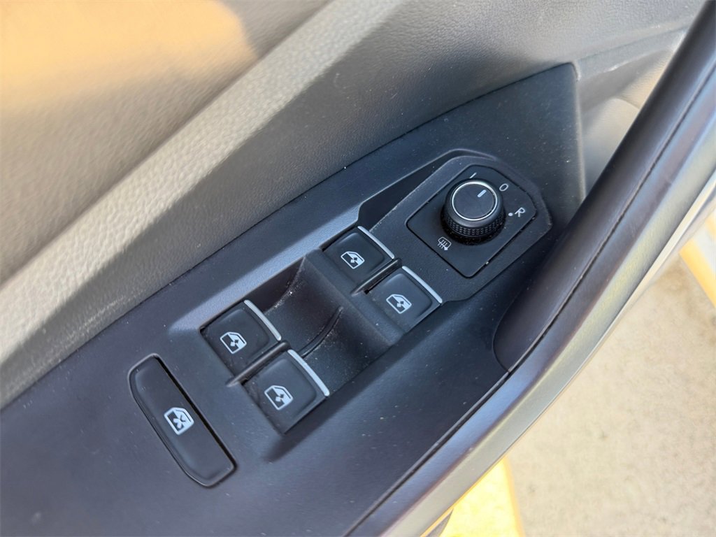 Used 2021 Volkswagen Jetta S image 16