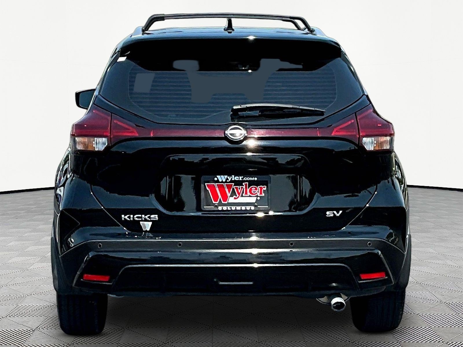 Used 2024 Nissan Kicks SV w/ Interior Electronics Package FWD image 5