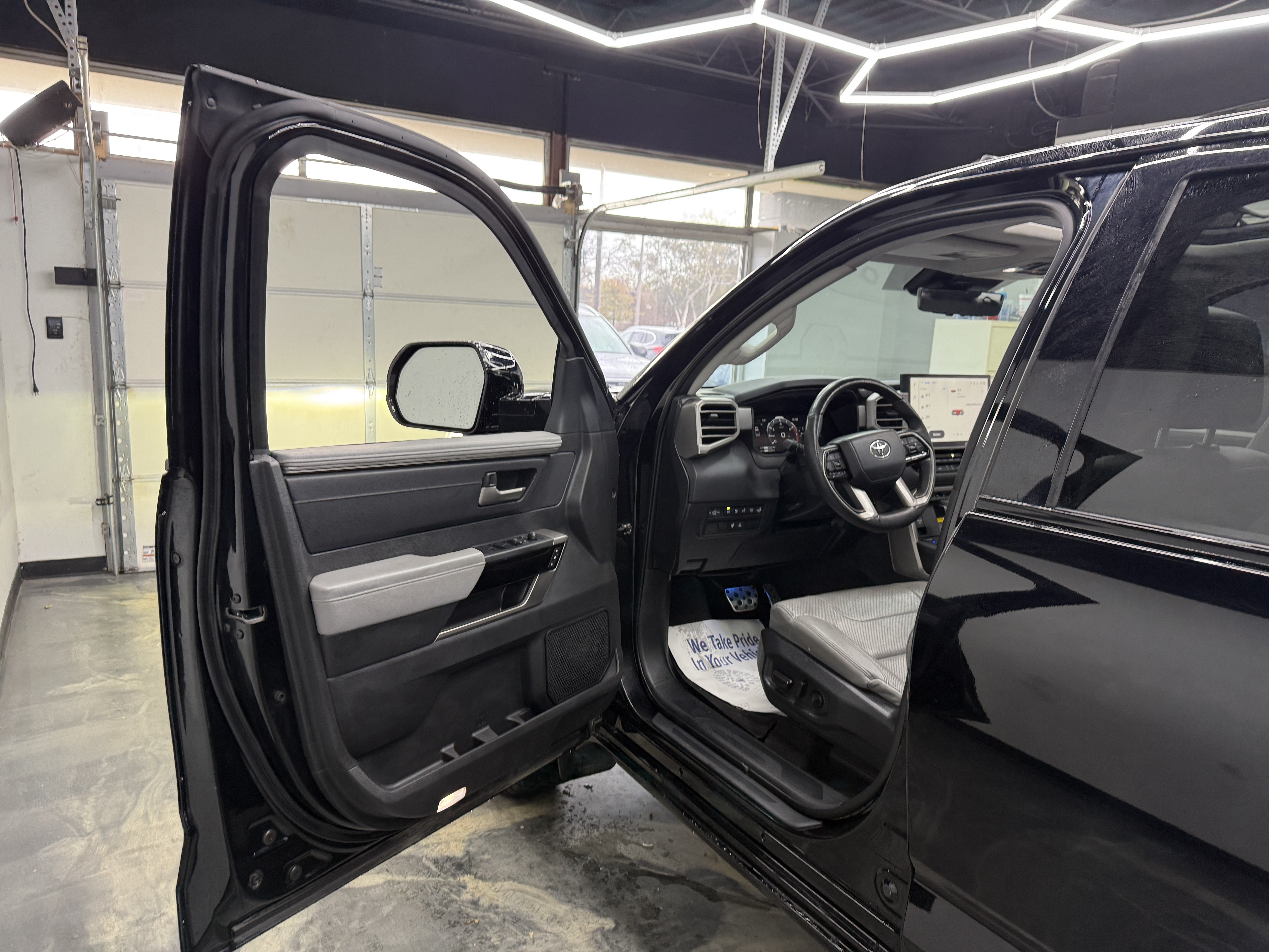 Used 2024 Toyota Tundra Limited w/ TRD Off-Road Package AWD/4WD image 8