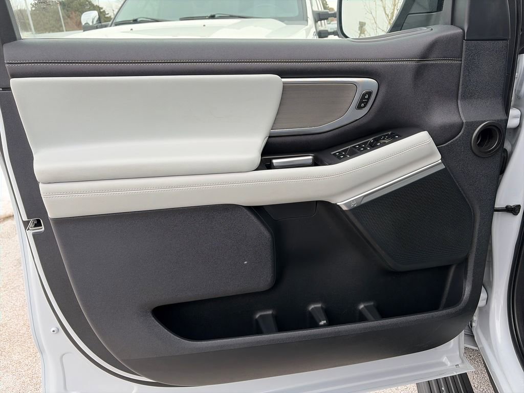 Used 2025 Ford Expedition Max Platinum image 18