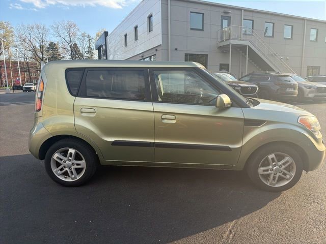 Used 2010 Kia Soul + w/ Audio Pkg image 5