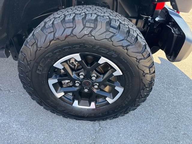 Used 2025 Jeep Wrangler Unlimited Rubicon AWD/4WD image 6