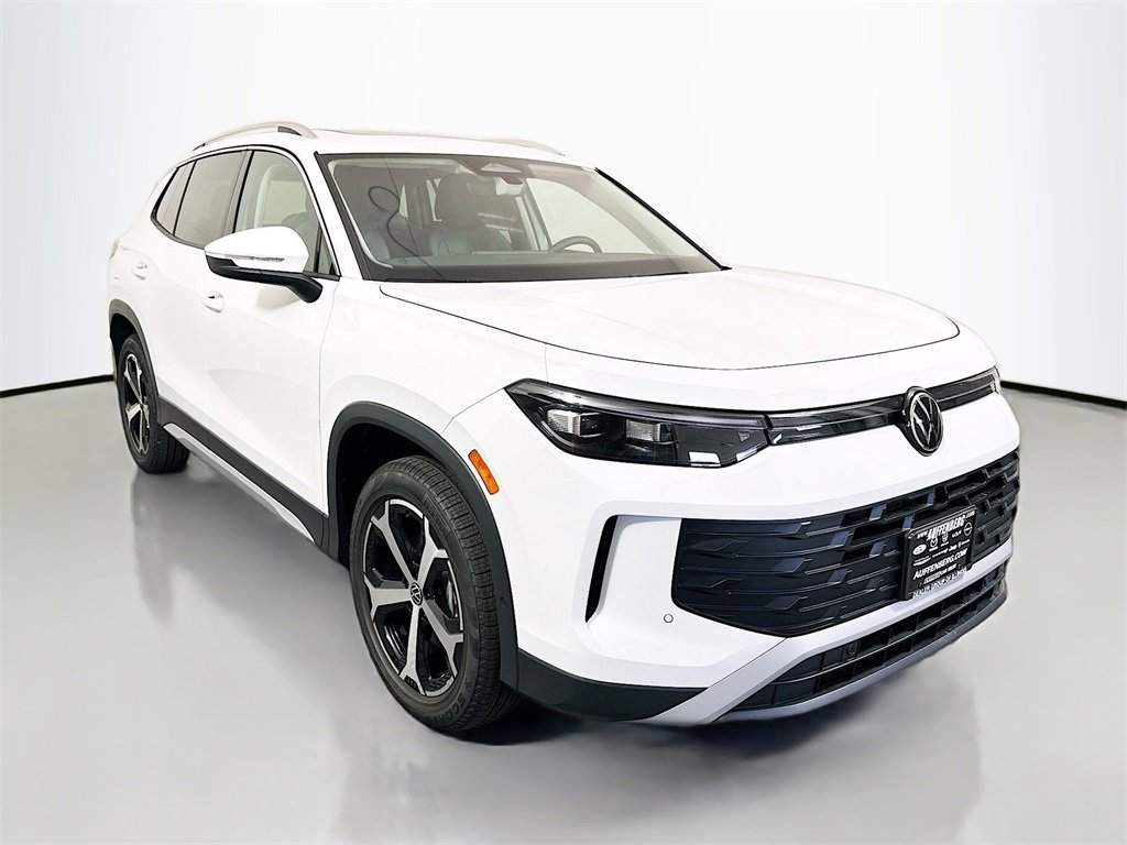 New 2025 Volkswagen Tiguan SE